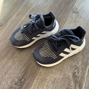 Swift Run 1.0 Adidas Running Shoes